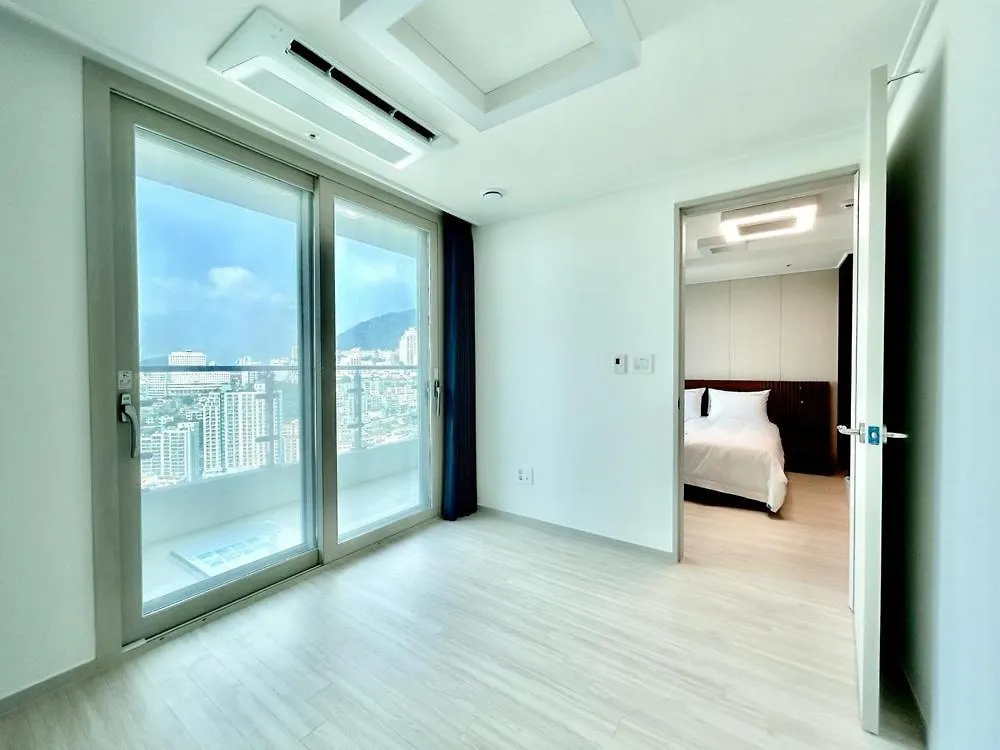 Busan Ocean Sky Osilla 0*,